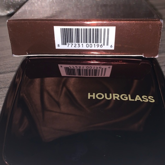Hourglass New In Box Ambient Lighting Powder✨Free Mini Hourglass Mascara✨ - Picture 6 of 8